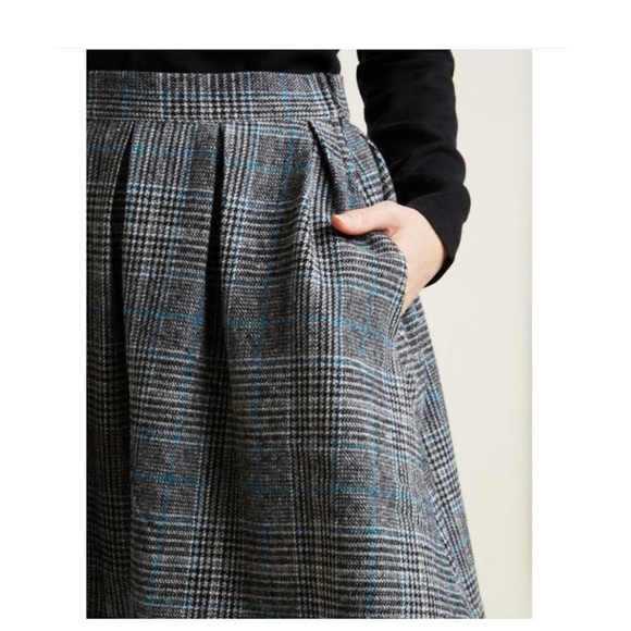 MODCLOTH Brisk-Taker Wool Mini Skirt Sz 2X EUC - Picture 3 of 9